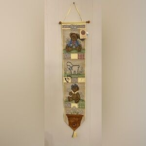 NWT Vintage 90's Boyds‎ Bear Daisy Field Bell Pull Wall Tapestry with Wooden Rod